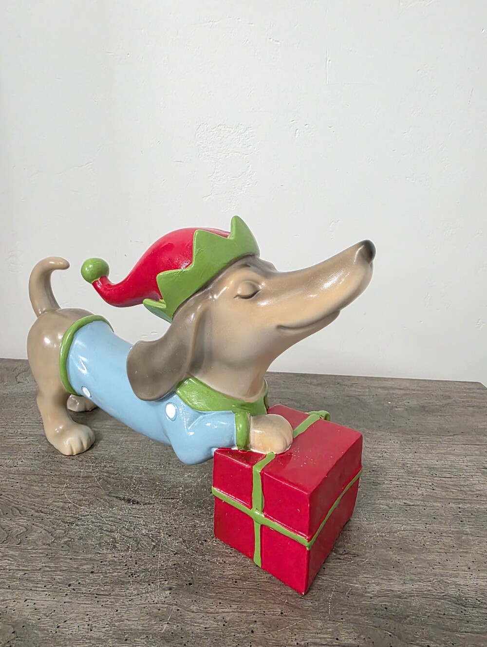 Christmas Dachshund Elf Dog Figurine with Gift Box New